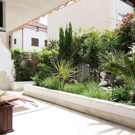 Апартаменти Zenta Retreat *